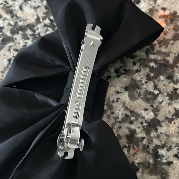 Cute Hair Bow - Picture 2 of 2